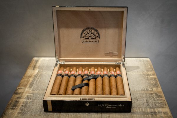 H. UPMANN NO. 2 RESERVA COSECHA 2010 CIGAR